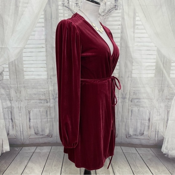 NEW Gianni Bini Burgundy Solid Red Velvet Wrap Dress Mini Long Sleeve V Neck Tie - Picture 6 of 13